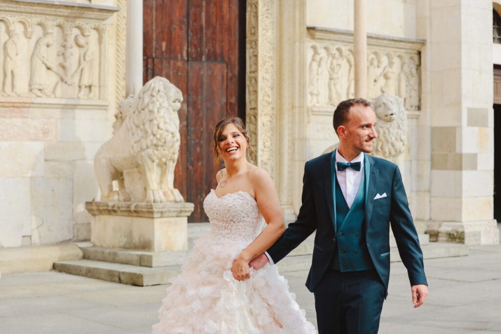 matrimonio nel centro storico di Modena, Emozioni indelebili sotto la Ghirlandina: il reportage di matrimonio nel centro storico di Modena